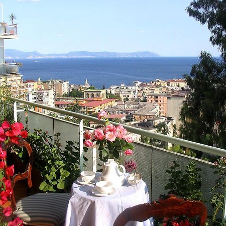 نابولي B&B Napoli Franca المظهر الخارجي الصورة